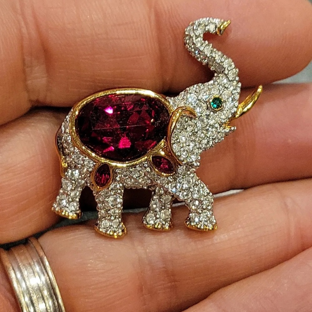 Swarovski Swan Signed Brooch Ruby Red Crystal Pave Rhinestone Elephant Retired